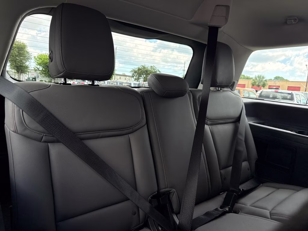 2025 Oxford White Ford Expedition Active RWD SUV