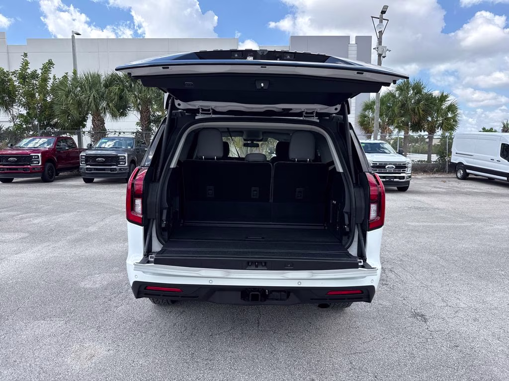2025 Oxford White Ford Expedition Active RWD SUV