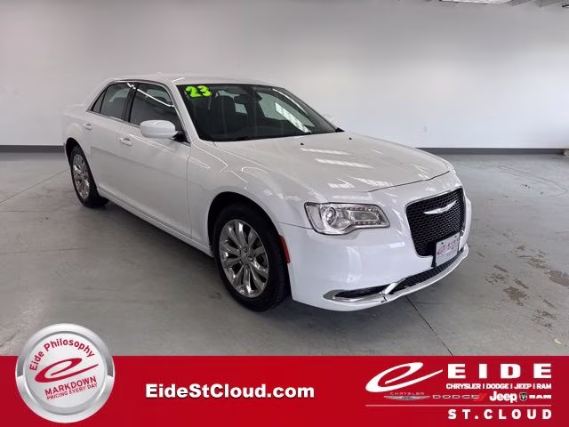 2023 Chrysler 300 Touring AWD's photo