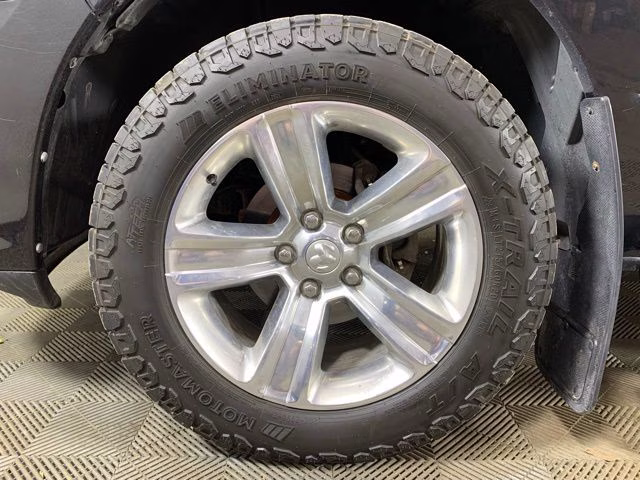 2018 Brilliant Black Crystal Pearlcoat Ram 1500 Sport 4X4 Truck