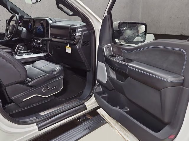 2025 Star White Metallic Tri-Coat Ford F-150 Platinum 4X4 Truck