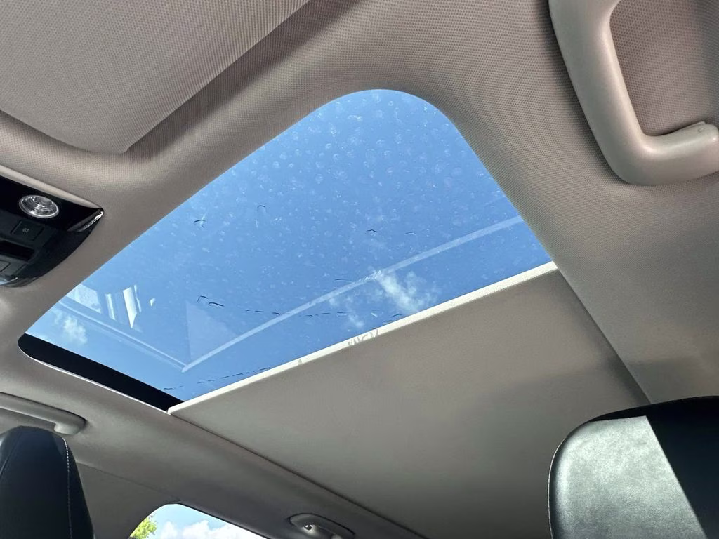 2021 Sparkling Silver Kia Sorento S AWD SUV