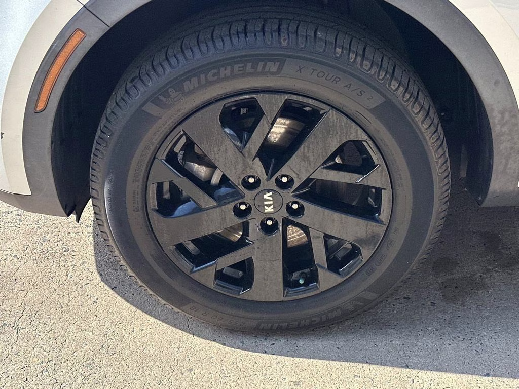 2021 Sparkling Silver Kia Sorento S AWD SUV