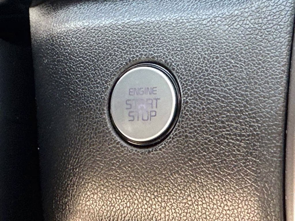 2021 Sparkling Silver Kia Sorento S AWD SUV