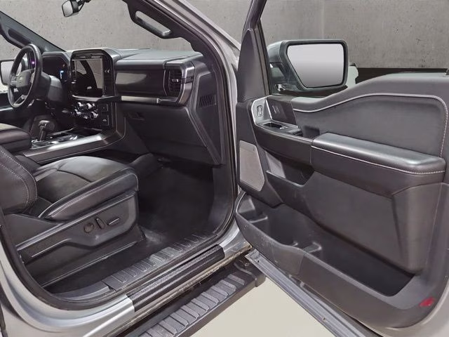 2025 Iconic Silver Metallic Ford F-150 Lariat 4X4 Truck