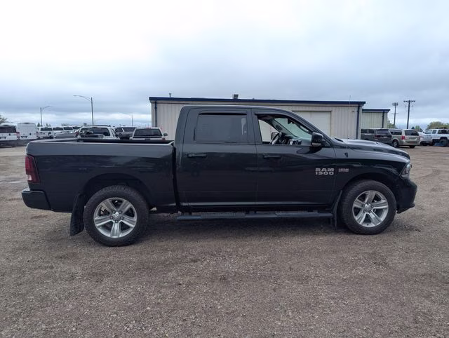2018 Brilliant Black Crystal Pearlcoat Ram 1500 Sport 4X4 Truck