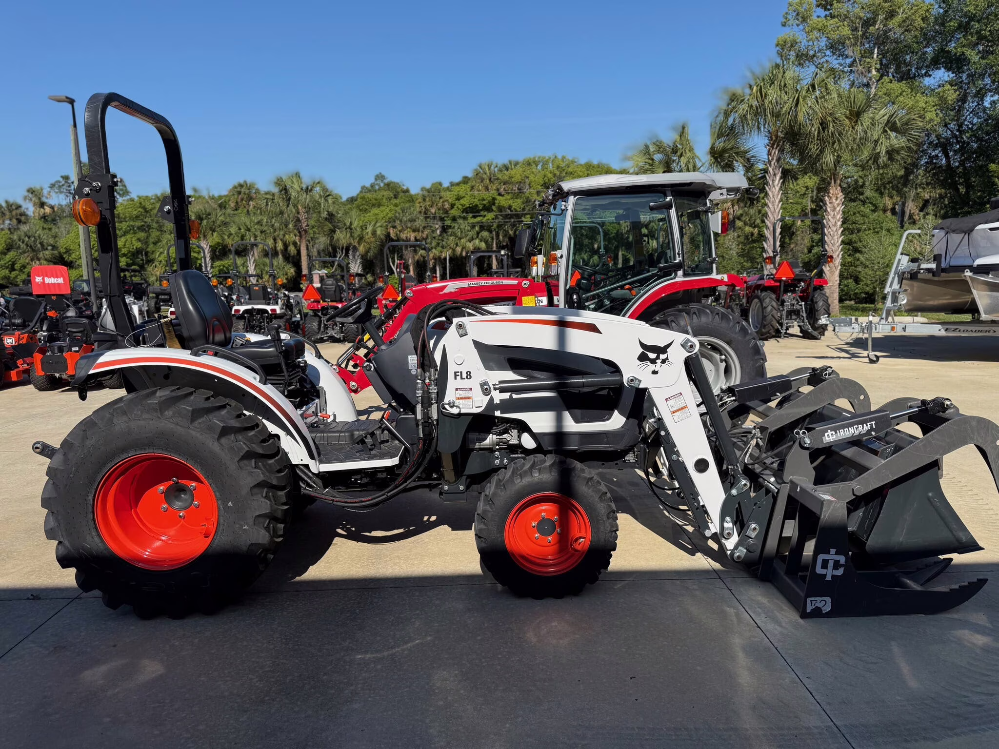 2023 Bobcat 2000: Platform CT2040 Ag Equipment