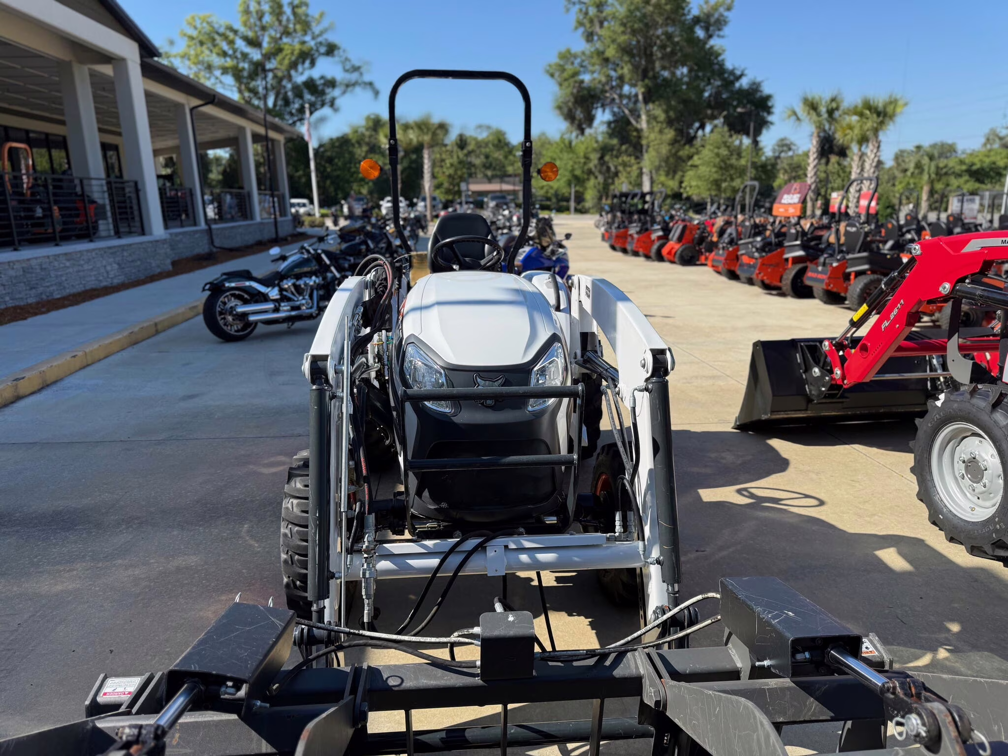 2023 Bobcat 2000: Platform CT2040 Ag Equipment