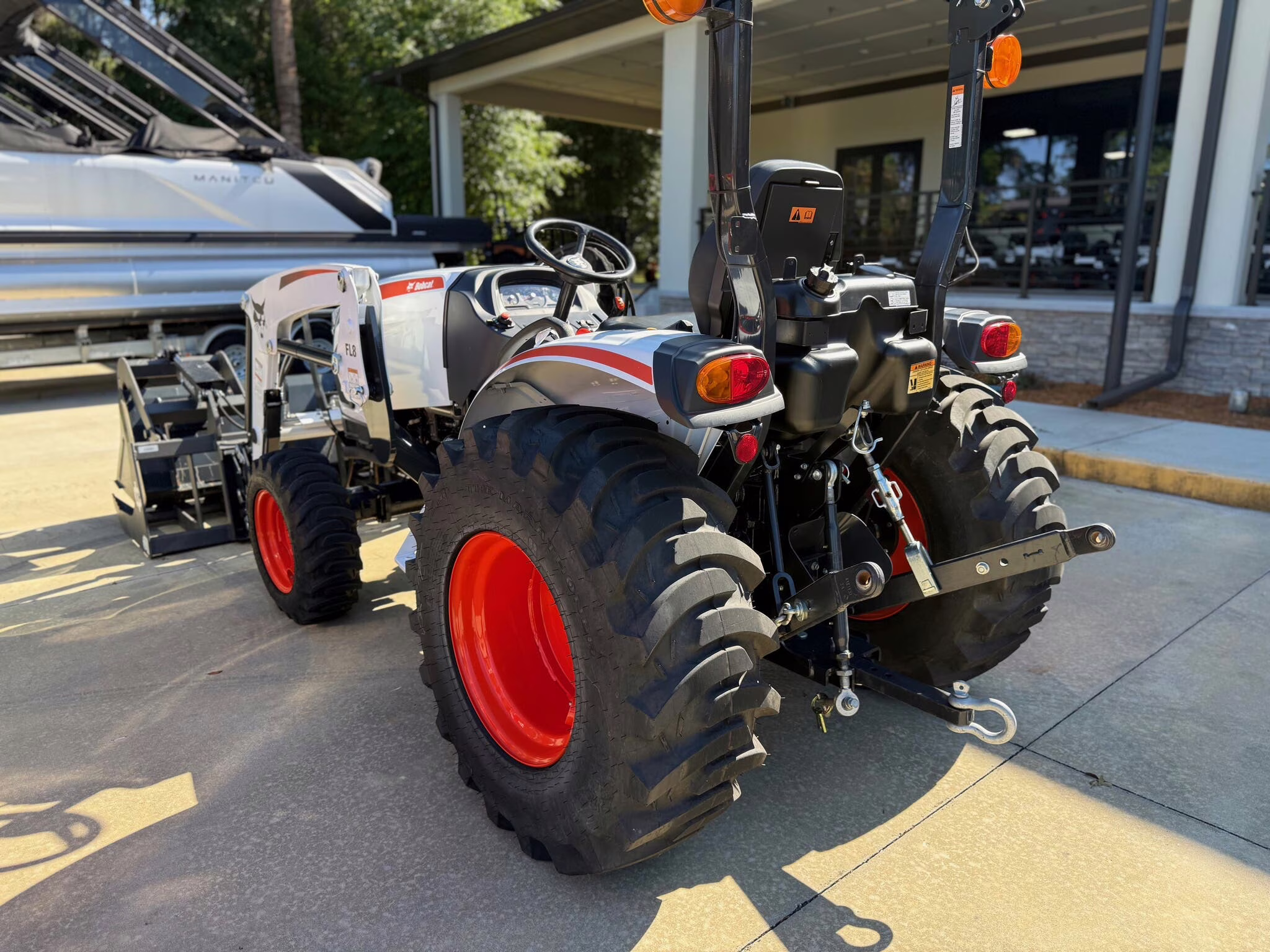2023 Bobcat 2000: Platform CT2040 Ag Equipment