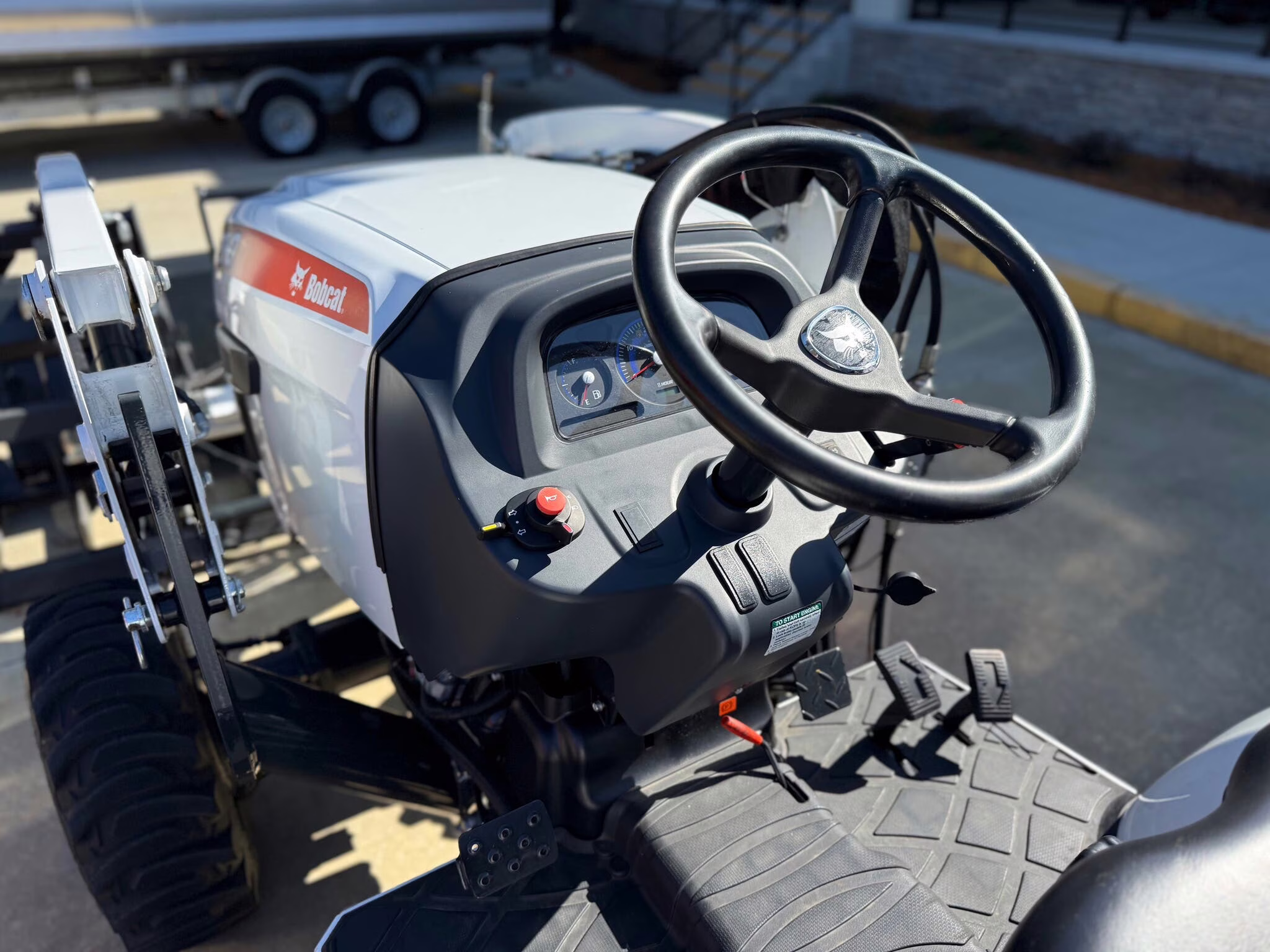 2023 Bobcat 2000: Platform CT2040 Ag Equipment