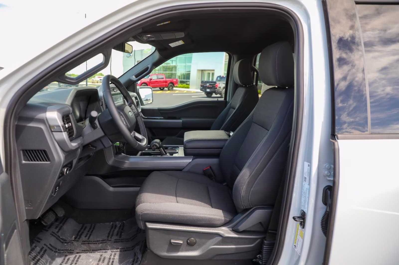 2026 Avalanche Ford F-150 XLT 4X4 Truck