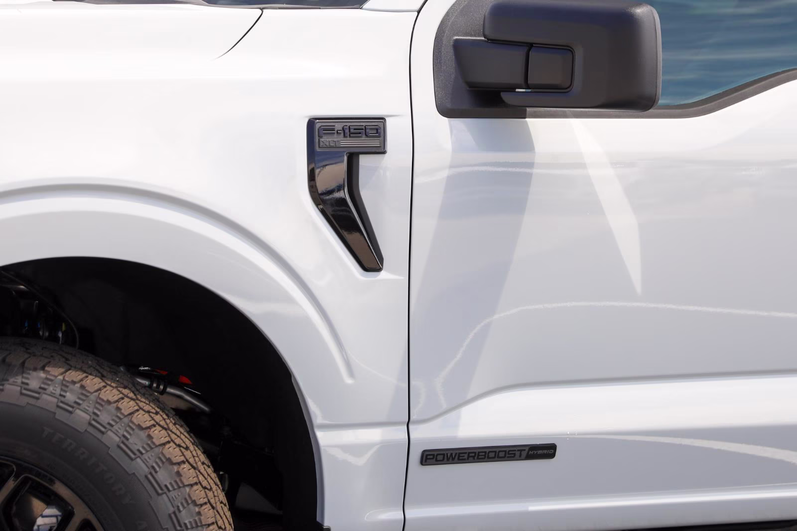 2026 Avalanche Ford F-150 XLT 4X4 Truck