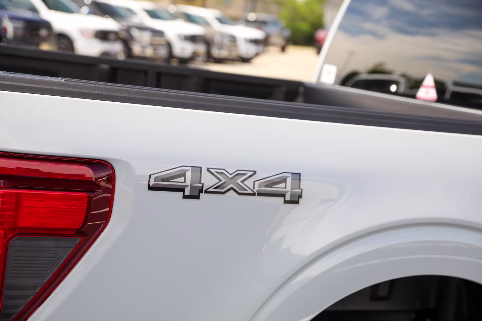 2026 Avalanche Ford F-150 XLT 4X4 Truck