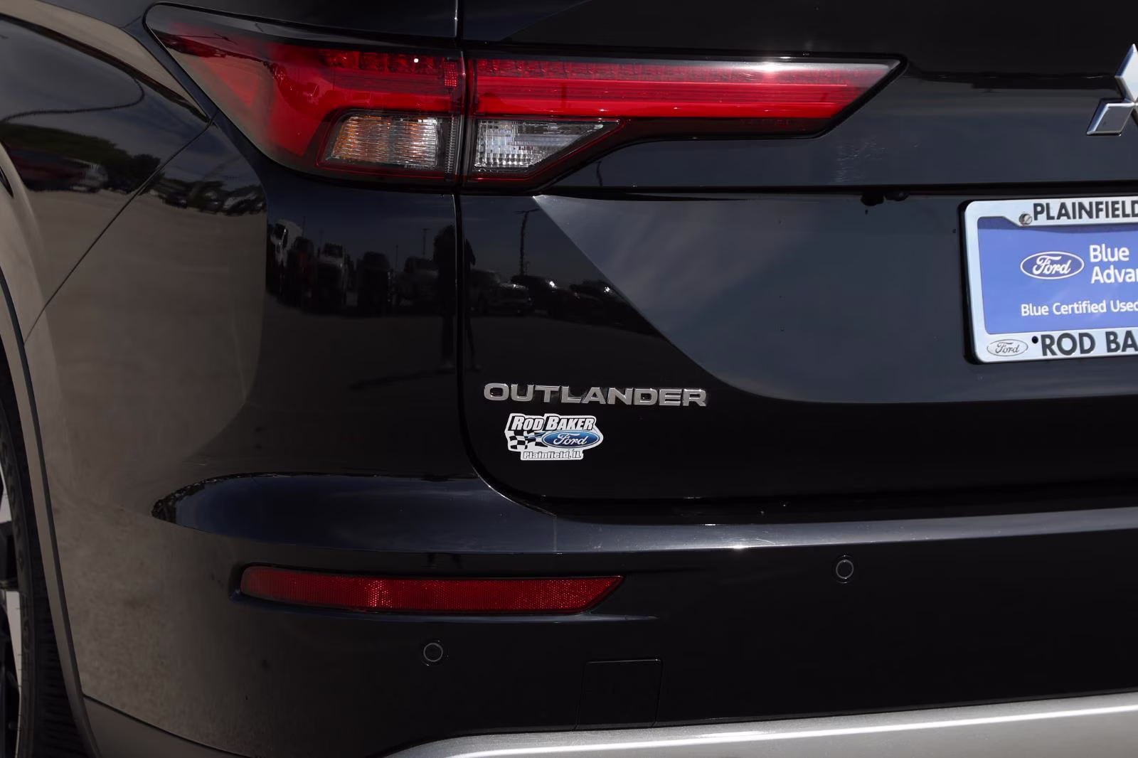 2023 Labrador Black Pearl Mitsubishi Outlander SE AWD S-AWC