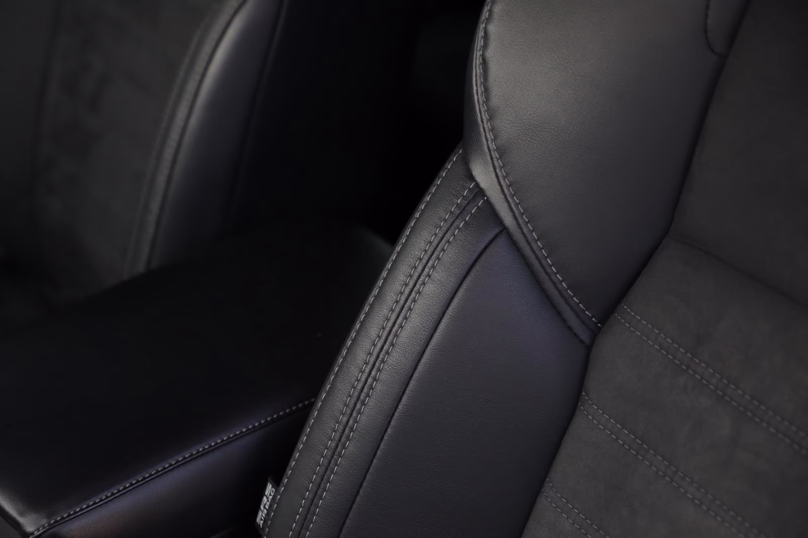 2023 Labrador Black Pearl Mitsubishi Outlander SE AWD S-AWC