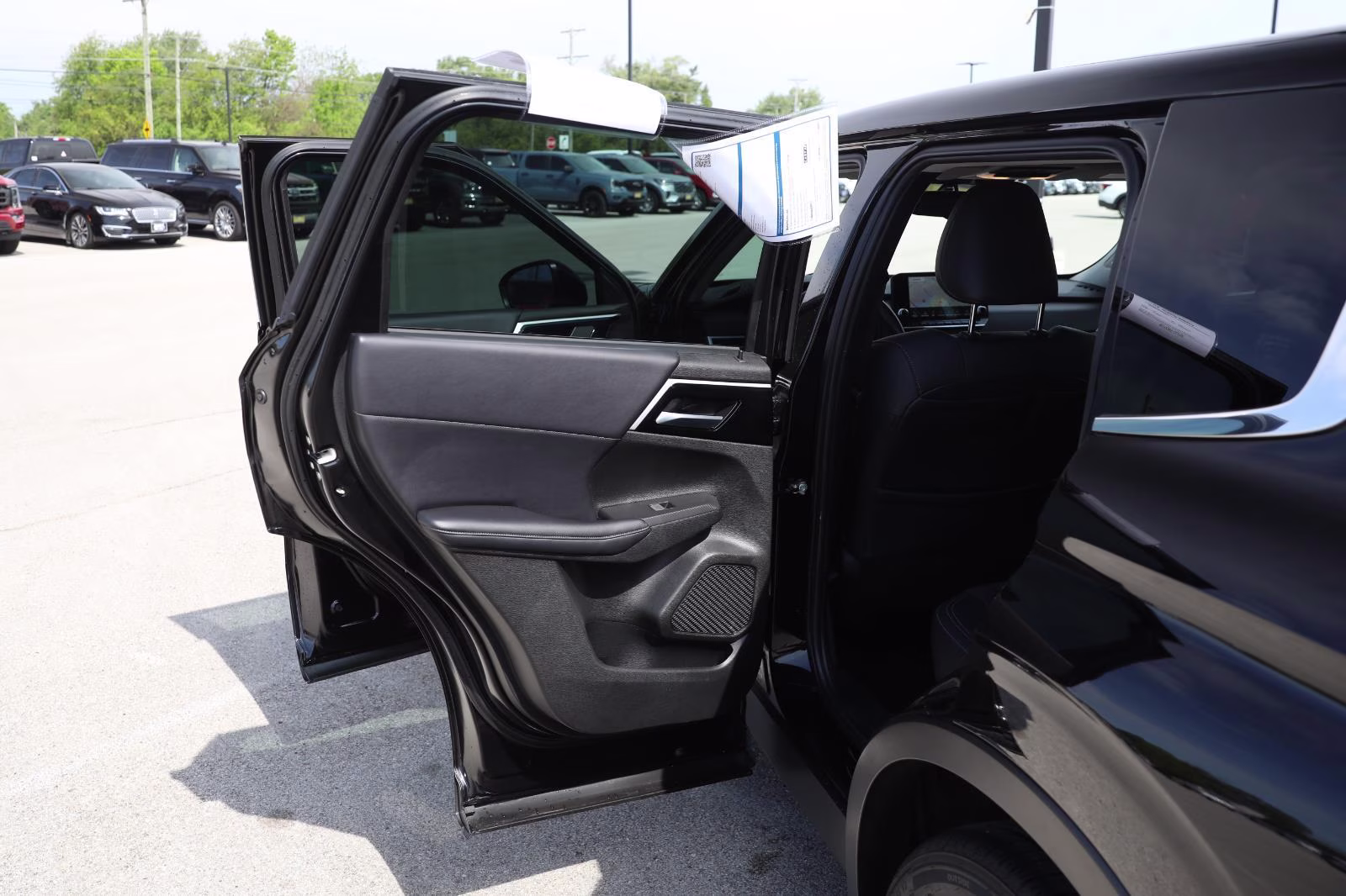2023 Labrador Black Pearl Mitsubishi Outlander SE AWD S-AWC