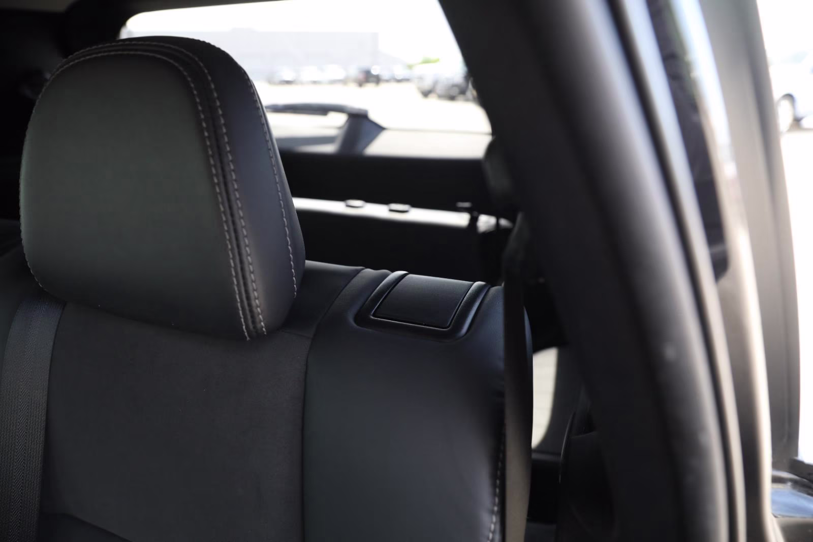 2023 Labrador Black Pearl Mitsubishi Outlander SE AWD S-AWC