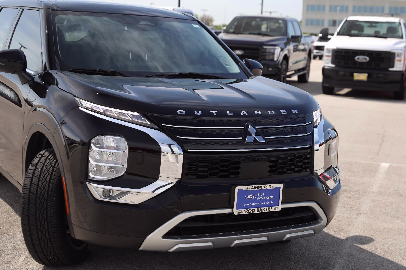 2023 Labrador Black Pearl Mitsubishi Outlander SE AWD S-AWC