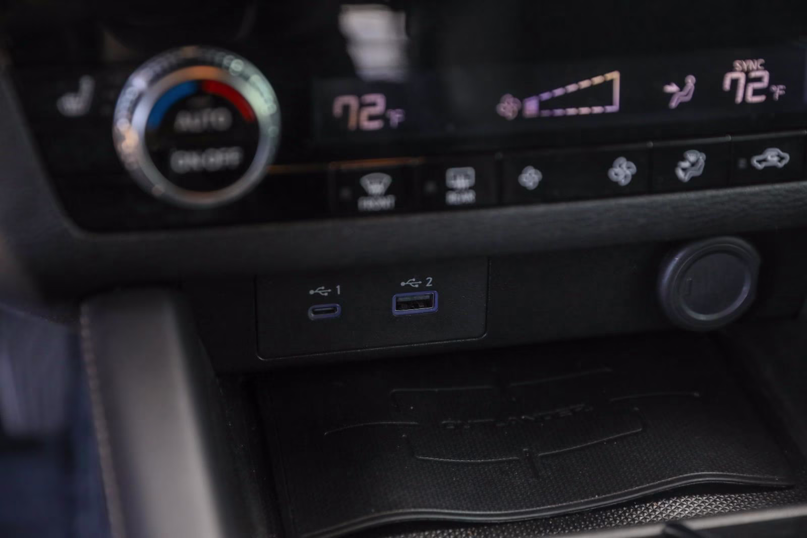 2023 Labrador Black Pearl Mitsubishi Outlander SE AWD S-AWC