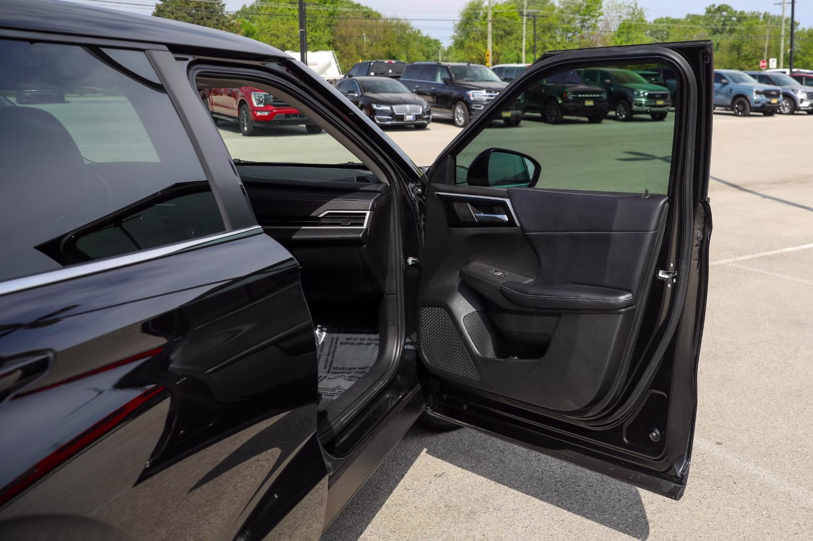 2023 Labrador Black Pearl Mitsubishi Outlander SE AWD S-AWC