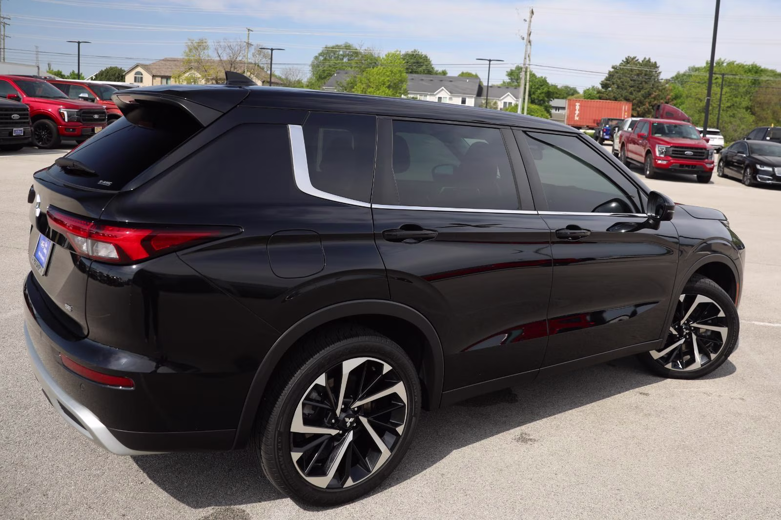 2023 Labrador Black Pearl Mitsubishi Outlander SE AWD S-AWC