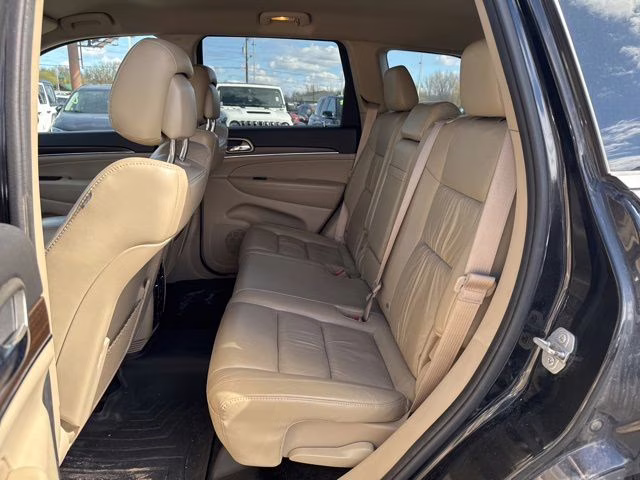 2015 Brilliant Black Crystal Pearlcoat Jeep Grand Cherokee Limited 4X4 SUV