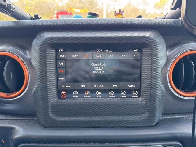 2021 Bright White Clearcoat Jeep Gladiator Mojave 4X4 Truck