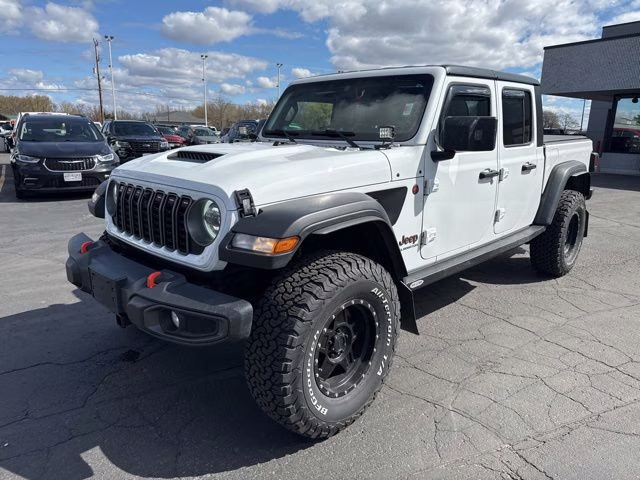 2021 Bright White Clearcoat Jeep Gladiator Mojave 4X4 Truck