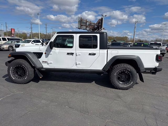 2021 Bright White Clearcoat Jeep Gladiator Mojave 4X4 Truck