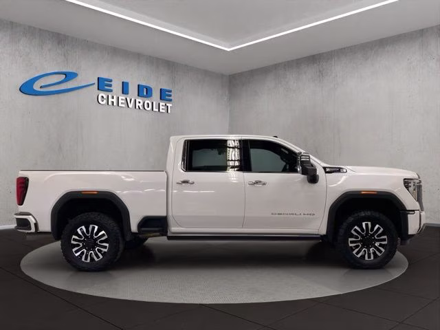 2024 White Frost Tricoat GMC Sierra 3500HD Denali Ultimate 4X4 Truck