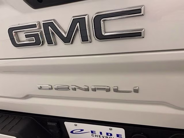 2024 White Frost Tricoat GMC Sierra 3500HD Denali Ultimate 4X4 Truck