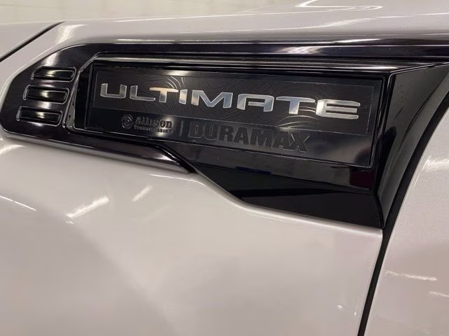 2024 White Frost Tricoat GMC Sierra 3500HD Denali Ultimate 4X4 Truck