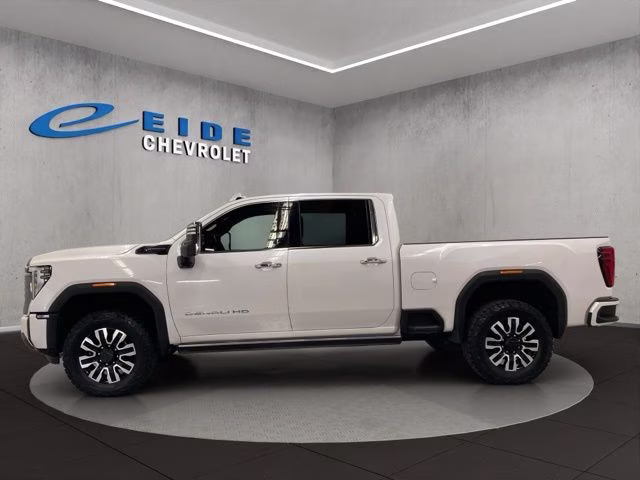 2024 White Frost Tricoat GMC Sierra 3500HD Denali Ultimate 4X4 Truck