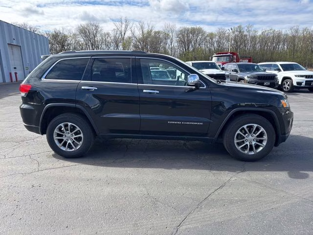 2015 Brilliant Black Crystal Pearlcoat Jeep Grand Cherokee Limited 4X4 SUV