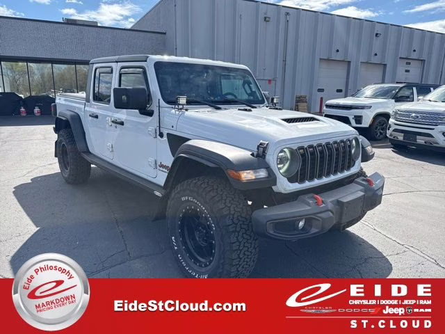 2021 Bright White Clearcoat Jeep Gladiator Mojave 4X4 Truck