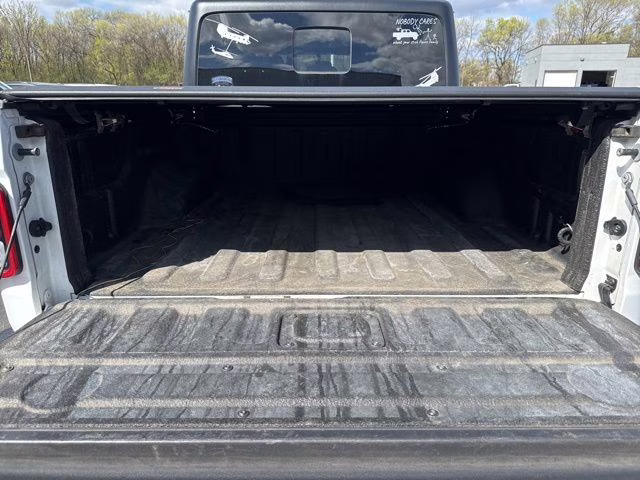 2021 Bright White Clearcoat Jeep Gladiator Mojave 4X4 Truck
