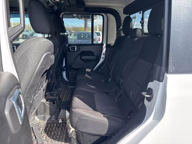 2021 Bright White Clearcoat Jeep Gladiator Mojave 4X4 Truck