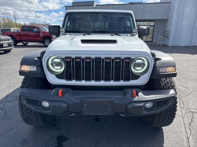 2021 Bright White Clearcoat Jeep Gladiator Mojave 4X4 Truck