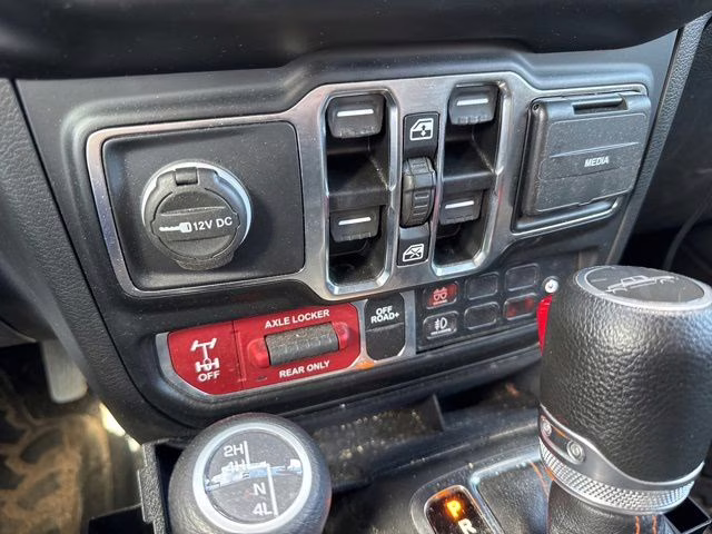2021 Bright White Clearcoat Jeep Gladiator Mojave 4X4 Truck