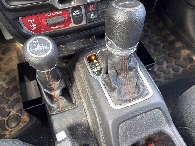 2021 Bright White Clearcoat Jeep Gladiator Mojave 4X4 Truck