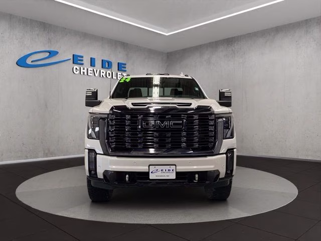 2024 White Frost Tricoat GMC Sierra 3500HD Denali Ultimate 4X4 Truck