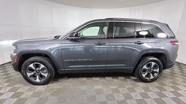 2022 Baltic Gray Metallic Clearcoat Jeep Grand Cherokee 4xe 4X4 SUV