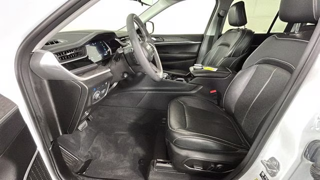 2022 Bright White Clearcoat Jeep Grand Cherokee 4xe 4X4 SUV