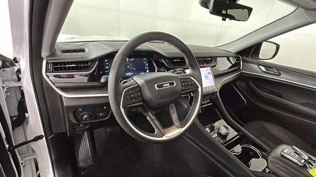 2022 Bright White Clearcoat Jeep Grand Cherokee 4xe 4X4 SUV
