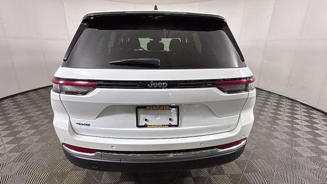 2022 Bright White Clearcoat Jeep Grand Cherokee 4xe 4X4 SUV