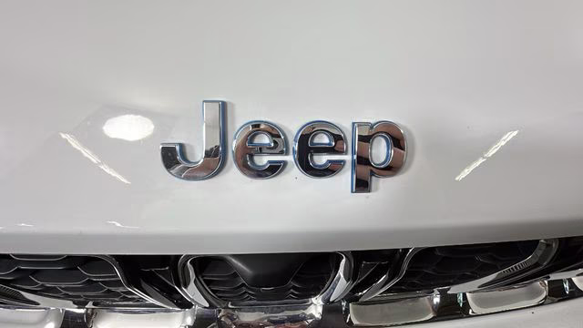 2022 Bright White Clearcoat Jeep Grand Cherokee 4xe 4X4 SUV