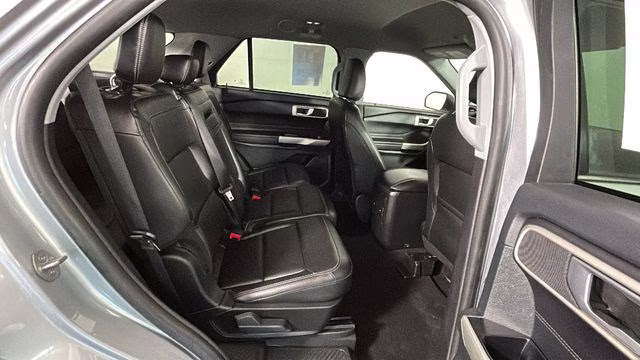 2023 Silver Ford Explorer XLT 4X4 SUV