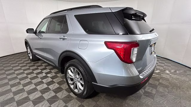2023 Silver Ford Explorer XLT 4X4 SUV