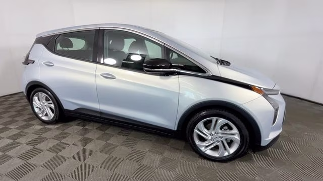 2023 Silver Flare Metallic Chevrolet Bolt EV 1LT FWD Crossover