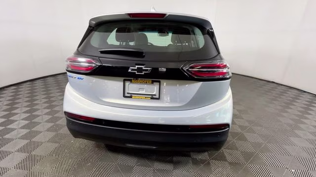 2023 Silver Flare Metallic Chevrolet Bolt EV 1LT FWD Crossover